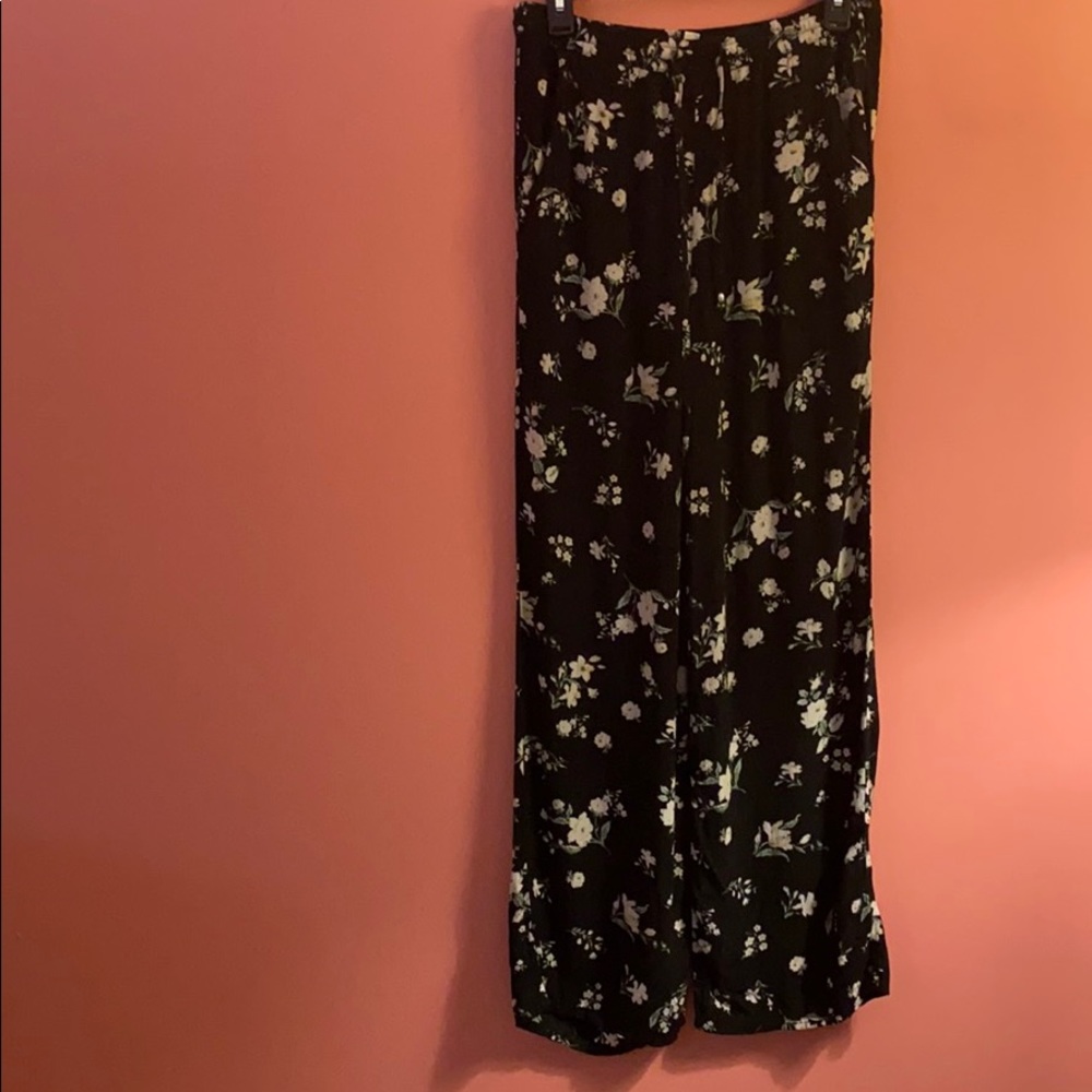 American Eagle Floral Flowy Pants
